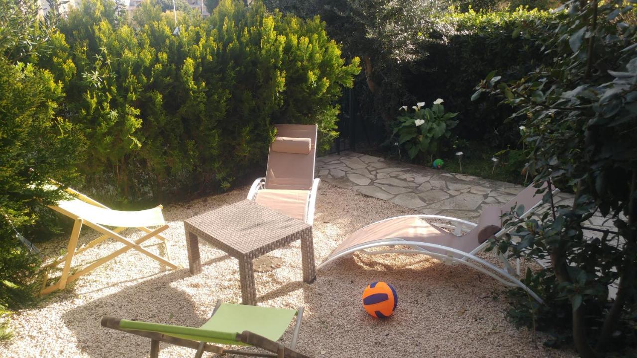 Agreable T3 Avec Jardin Et Parking Prive, A 350M Du Centre Ville Et Des Plages, Wifi, Remise Supplementaire De 10 Pourcent Pour Une Location A La Semaine Cavalaire-sur-Mer Εξωτερικό φωτογραφία